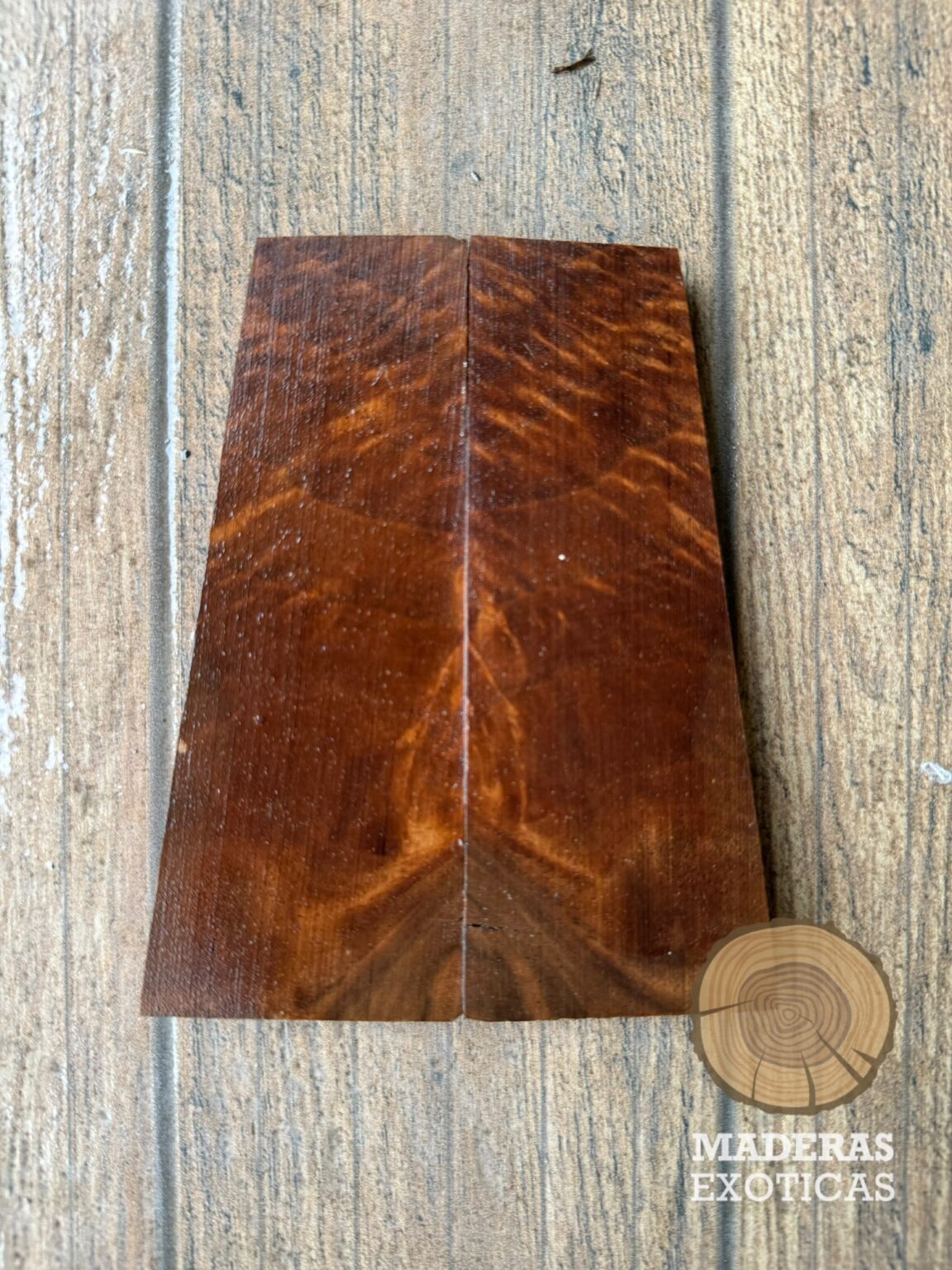 Cachas Nogal italiano flameado MG - NIF08 - Maderas Exóticas