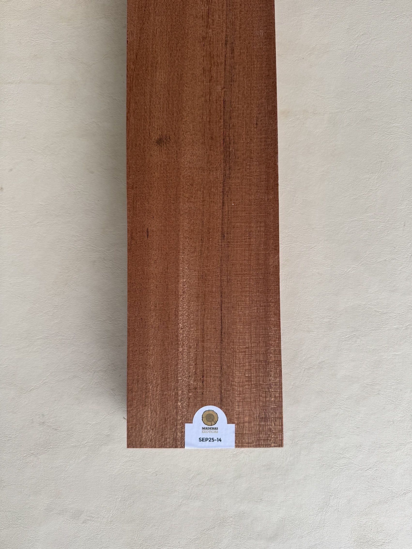 Mango Caoba africana radial guitarra electrica 2" (SEP25-14) 1 Mango Caoba africana radial guitarra electrica 2" (SEP25-14)