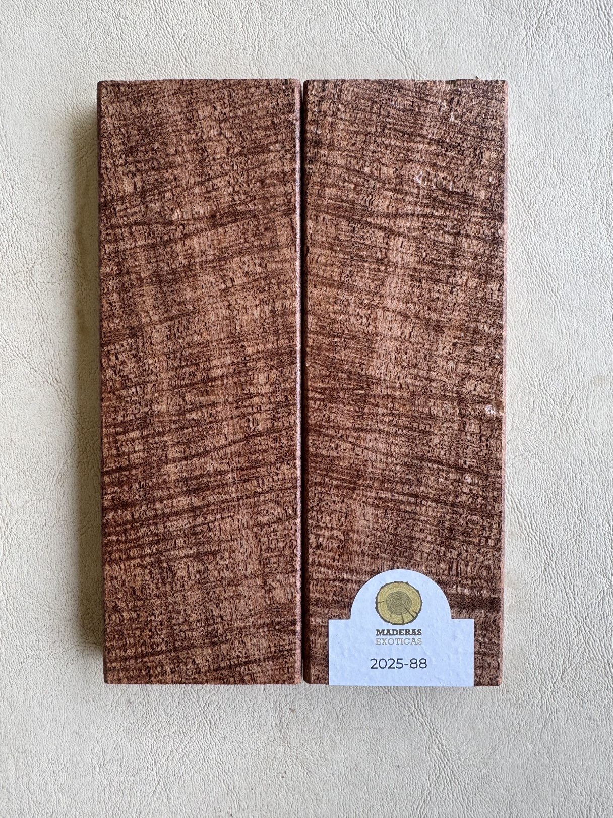 Cachas Algarrobo flameado (2025-88) 1 Cachas Algarrobo flameado (2025-88)