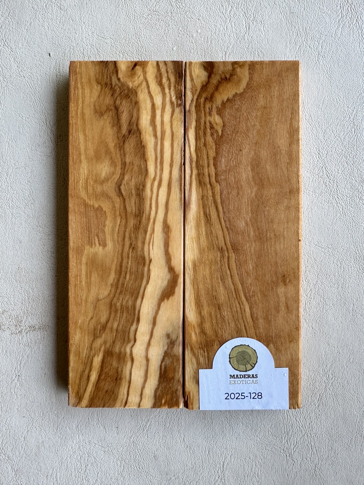 Cachas Olivo flameadas (2025-128) 1 Cachas Olivo flameadas (2025-128)