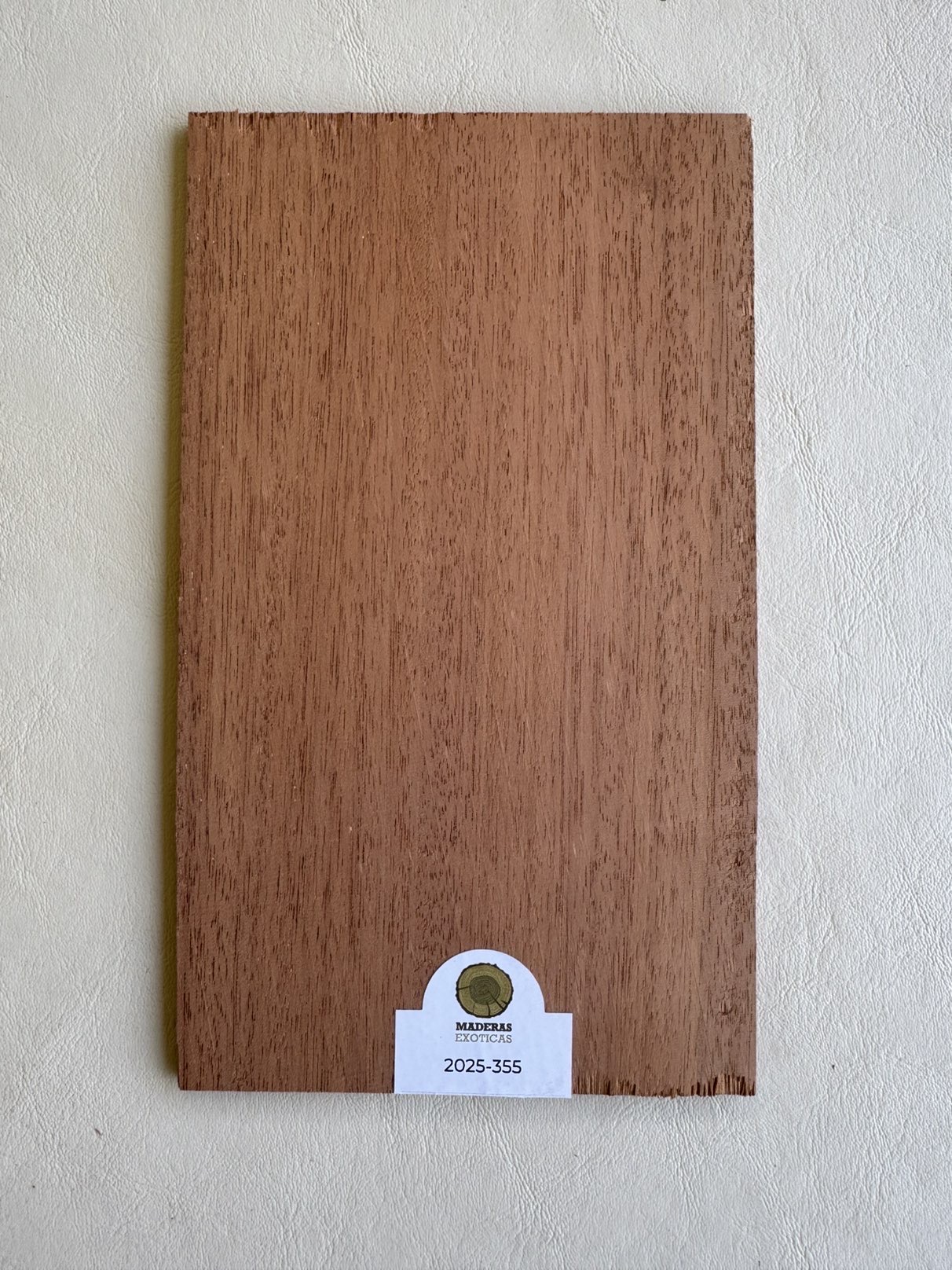 Sobrecabeza Caoba (2025-355) 1 Sobrecabeza Caoba (2025-355)