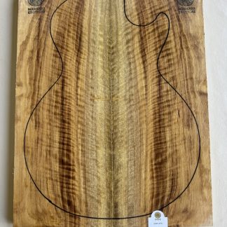 Carved top Laurel flamaeado 18 mm (2025-676)