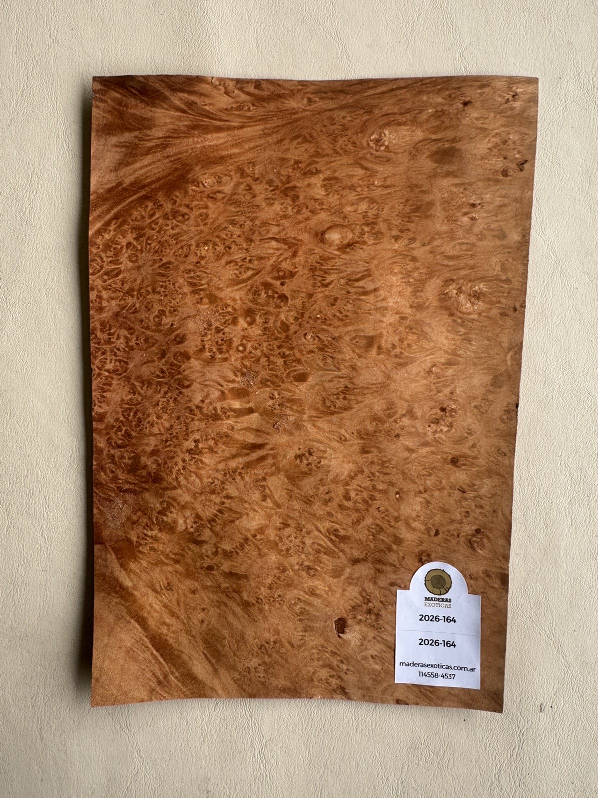 Burl Veneer Premium para Sobrecabeza (2026-164) 1 Burl Veneer Premium para Sobrecabeza de Guitarra