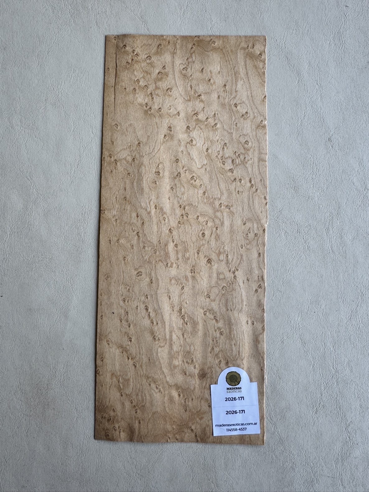 Sobrecabezas Chapa Veneer Maple ojo de pájaro Premium (2026-171) 1 Sobrecabezas Chapa Veneer Maple ojo de pájaro Premium (2026-171)
