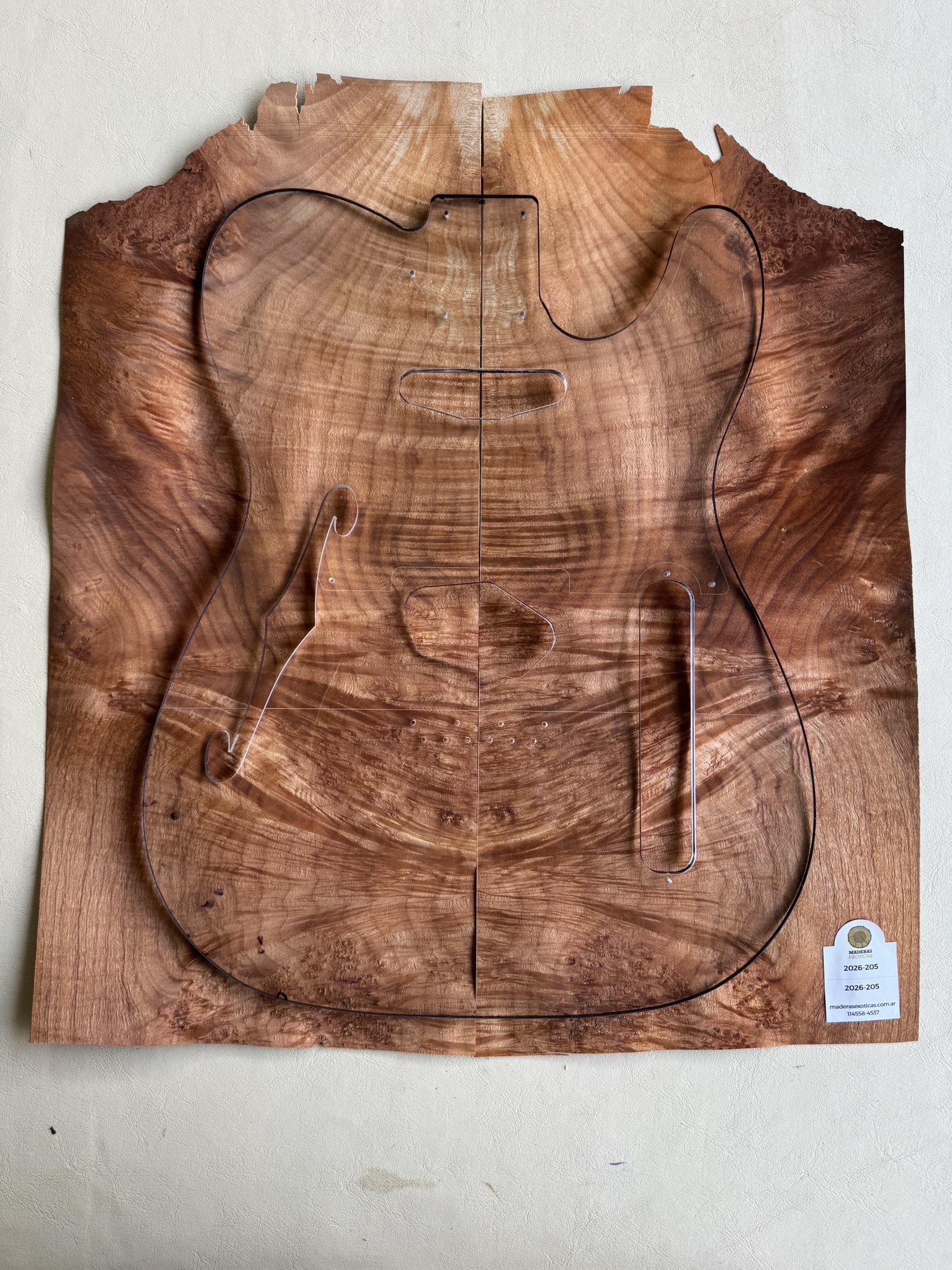 Chapa Madroña burl para cuerpo de guitarra - bajo (2026-205) 1 Chapa Madroña burl para cuerpo de guitarra - bajo (2026-205)