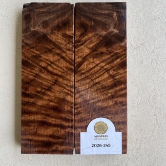 Cachas Nogal italiano flameado (2026-245)