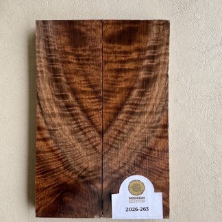 Cachas Nogal italiano flameado (2026-263)