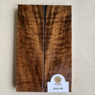 Cachas Nogal italiano flameado (2026-265)