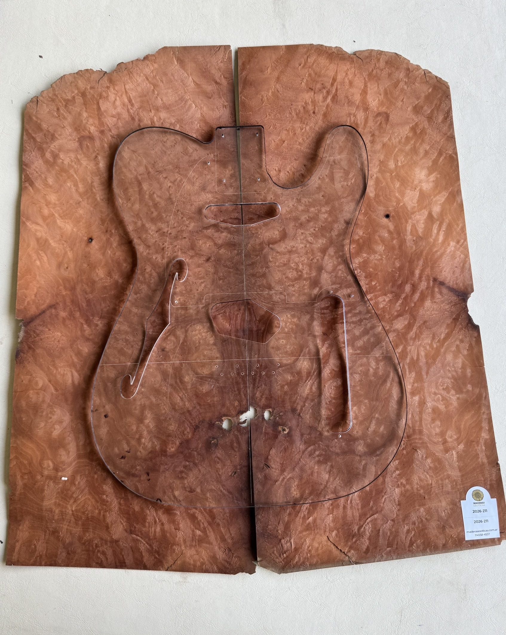 Chapa raiz/burl de Imbuia para cuerpo de guitarra - bajo (2026-211) 1 Chapa raiz/burl de Imbuia para cuerpo de guitarra - bajo (2026-211)