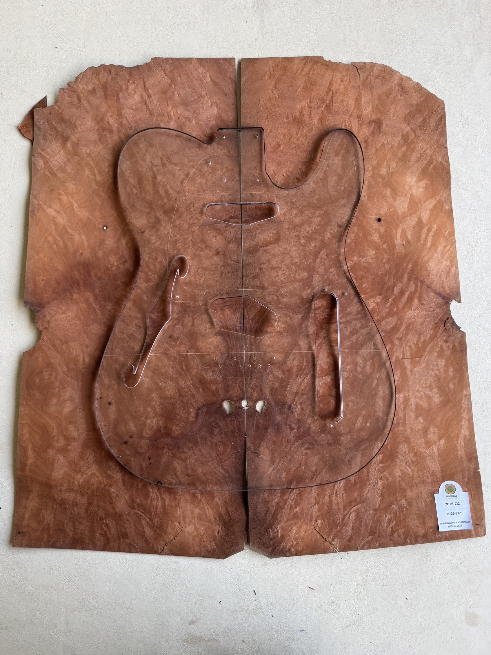 Chapa raiz/burl de Imbuia para cuerpo de guitarra - bajo (2026-212) 1 Chapa raiz/burl de Imbuia para cuerpo de guitarra - bajo (2026-212)
