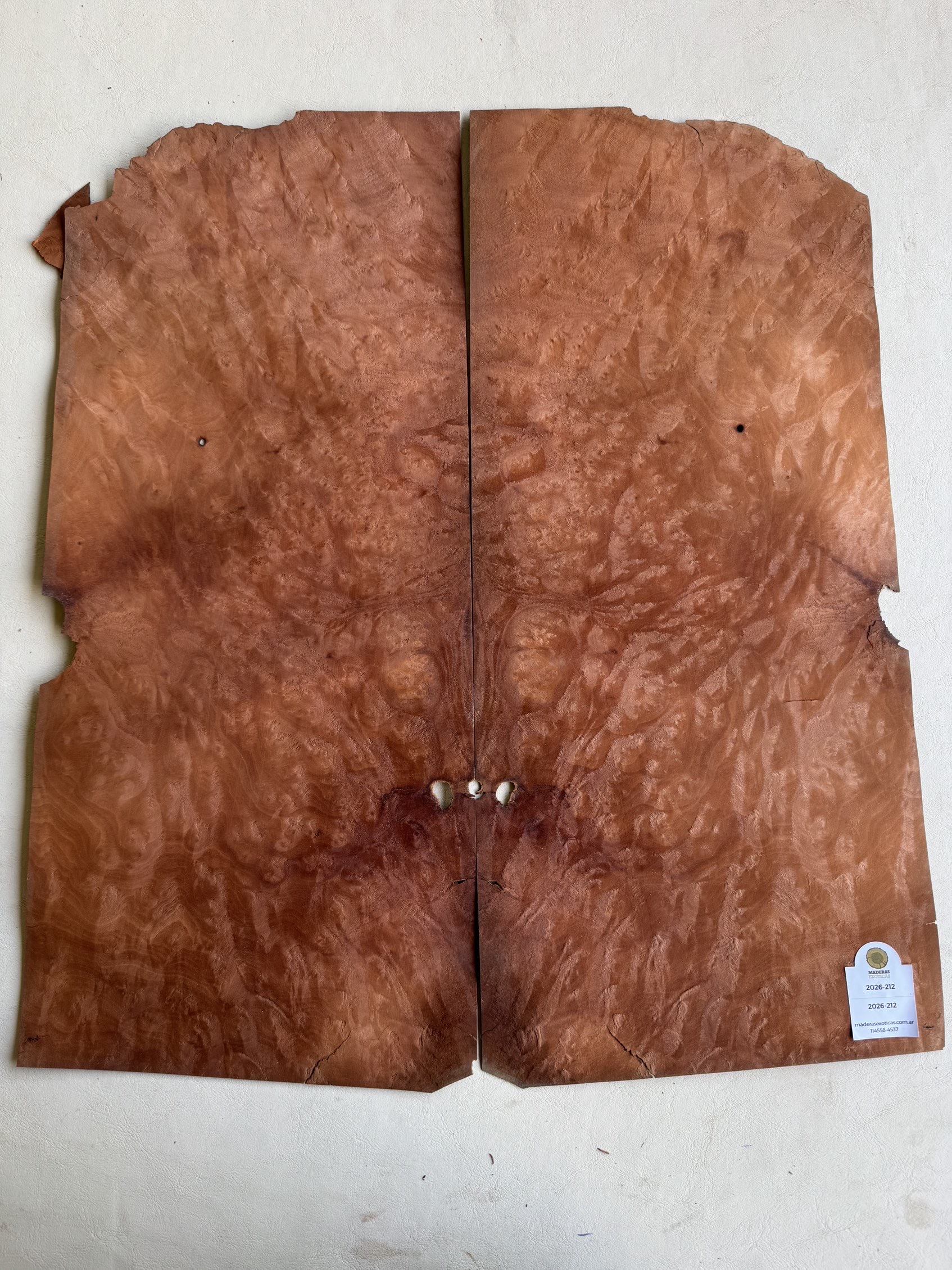 Chapa raiz/burl de Imbuia para cuerpo de guitarra - bajo (2026-212) 2 Chapa raiz/burl de Imbuia para cuerpo de guitarra - bajo (2026-212) - Imagen 2