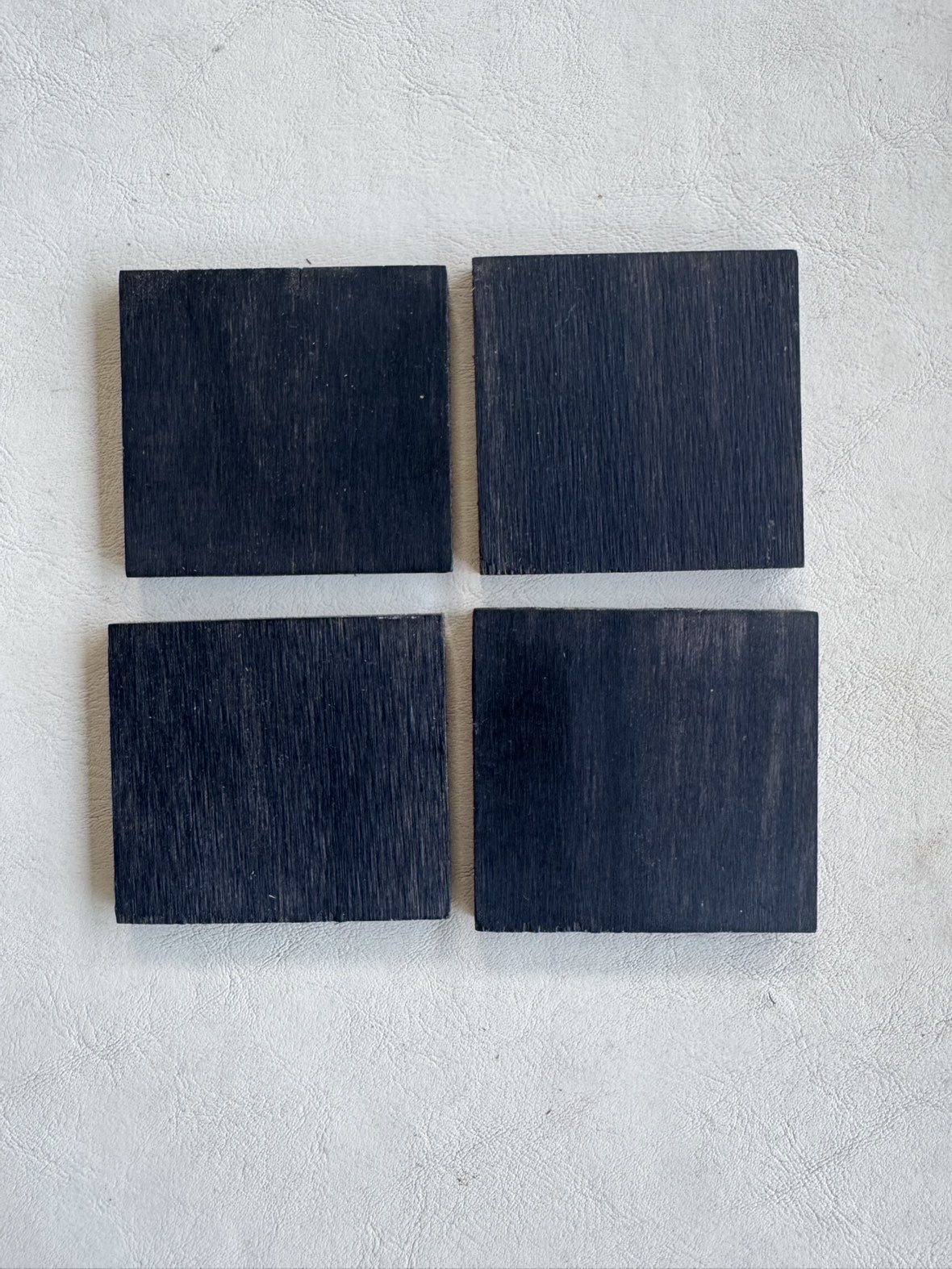 Retazos Ebano Gabón (7x7x0,7 cms.) 1 Retazos Ebano Gabón