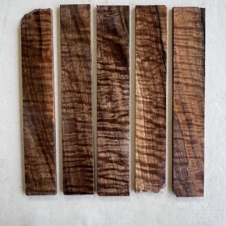 Retazos Nogal italiano flameado (22x3,7x0,4 cms.)