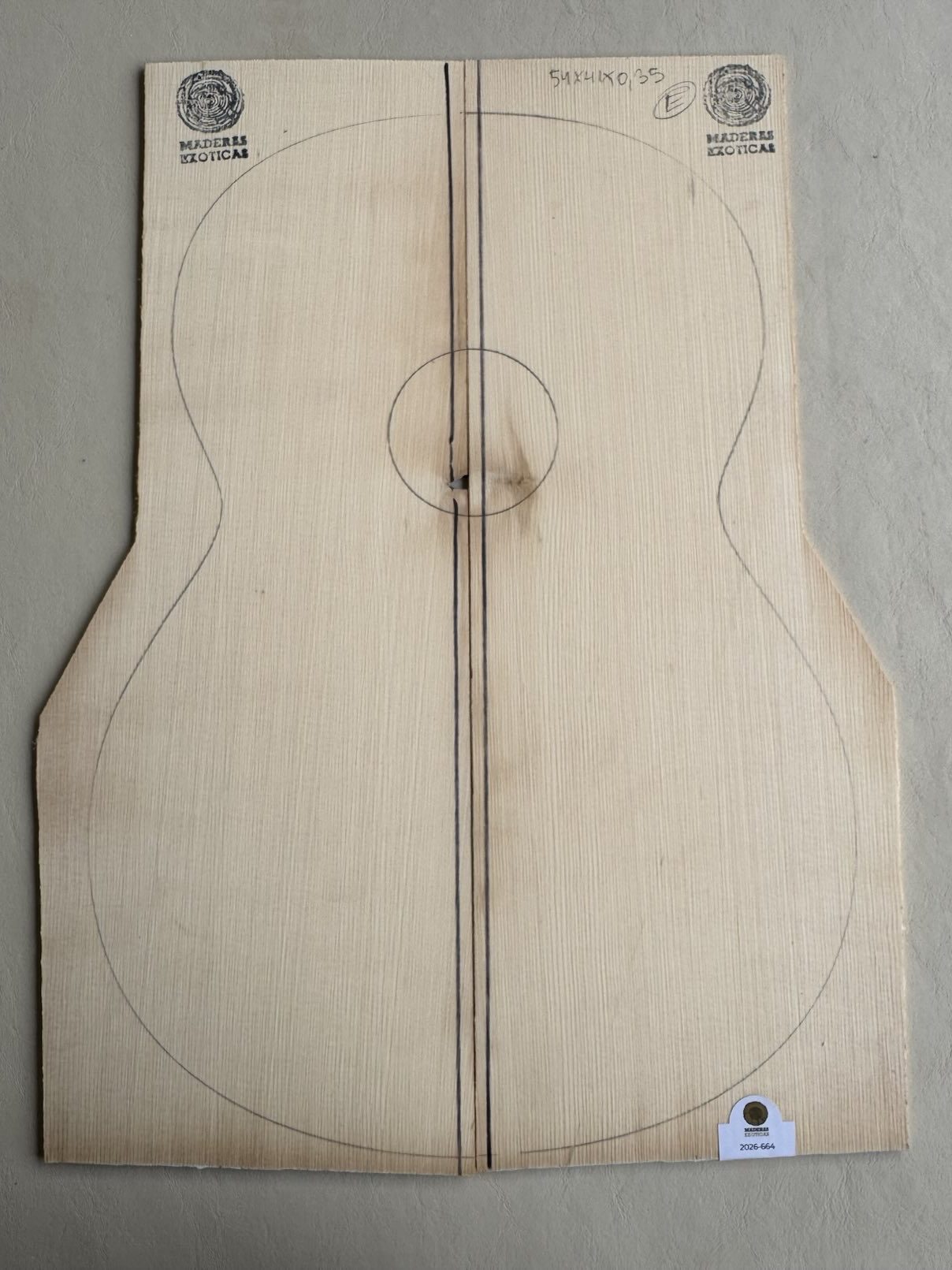 🪵 Tapa armónica Abeto europeo para guitarra clásica especial (2026-664) 1 🪵 Tapa armónica Abeto europeo para guitarra clásica especial (2026-664)
