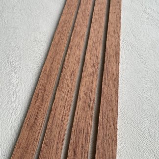Maderas para luthería en Argentina y cuchillería profesional. 10 🪵 Cenefas Caoba para guitarra (x 2 unidades)
