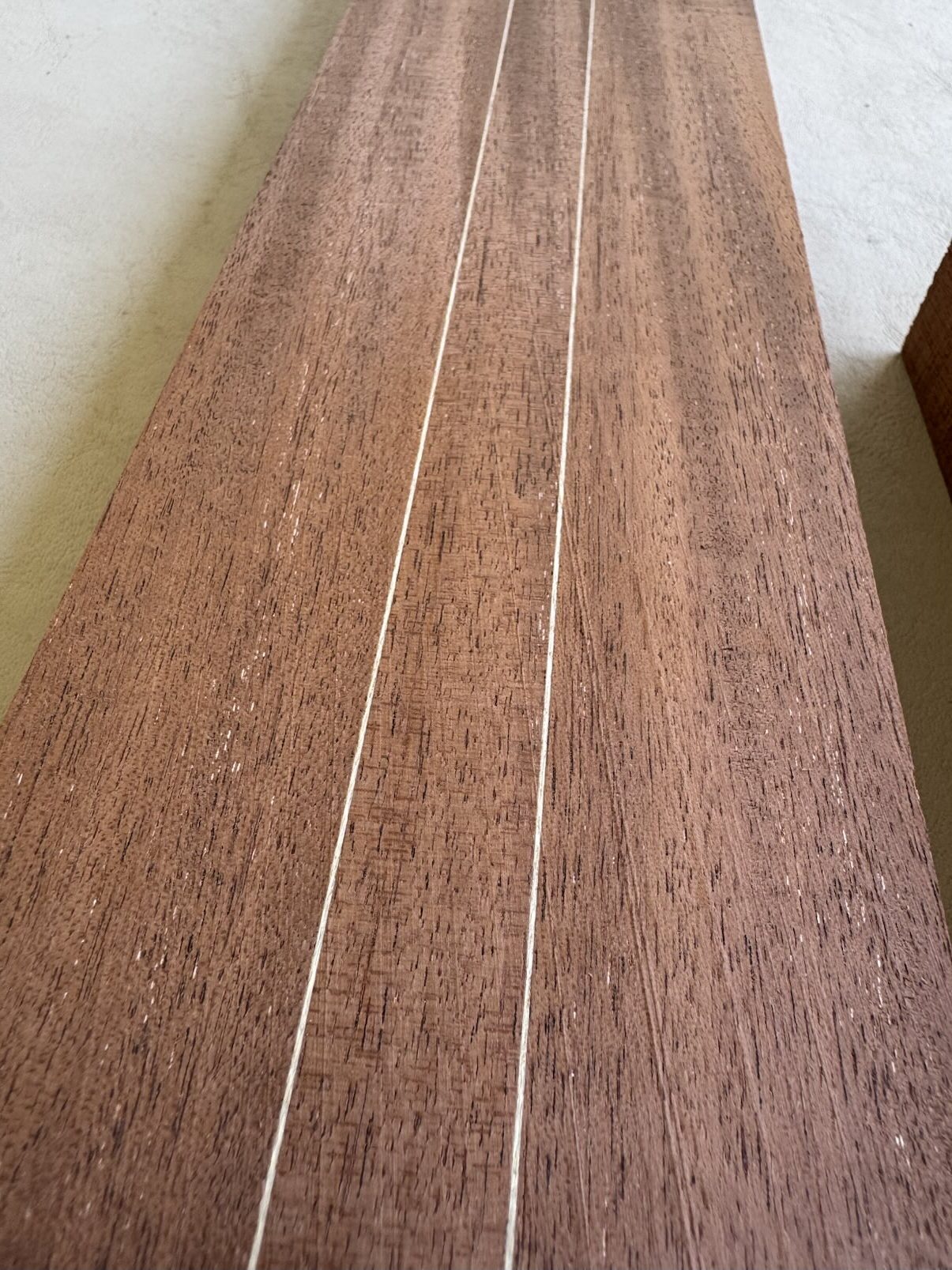 🪵 Mango laminado Mara boliviana radial guitarra eléctrica (2026-642) 3 🪵 Mango laminado Mara boliviana radial guitarra eléctrica (2026-642) - Imagen 3