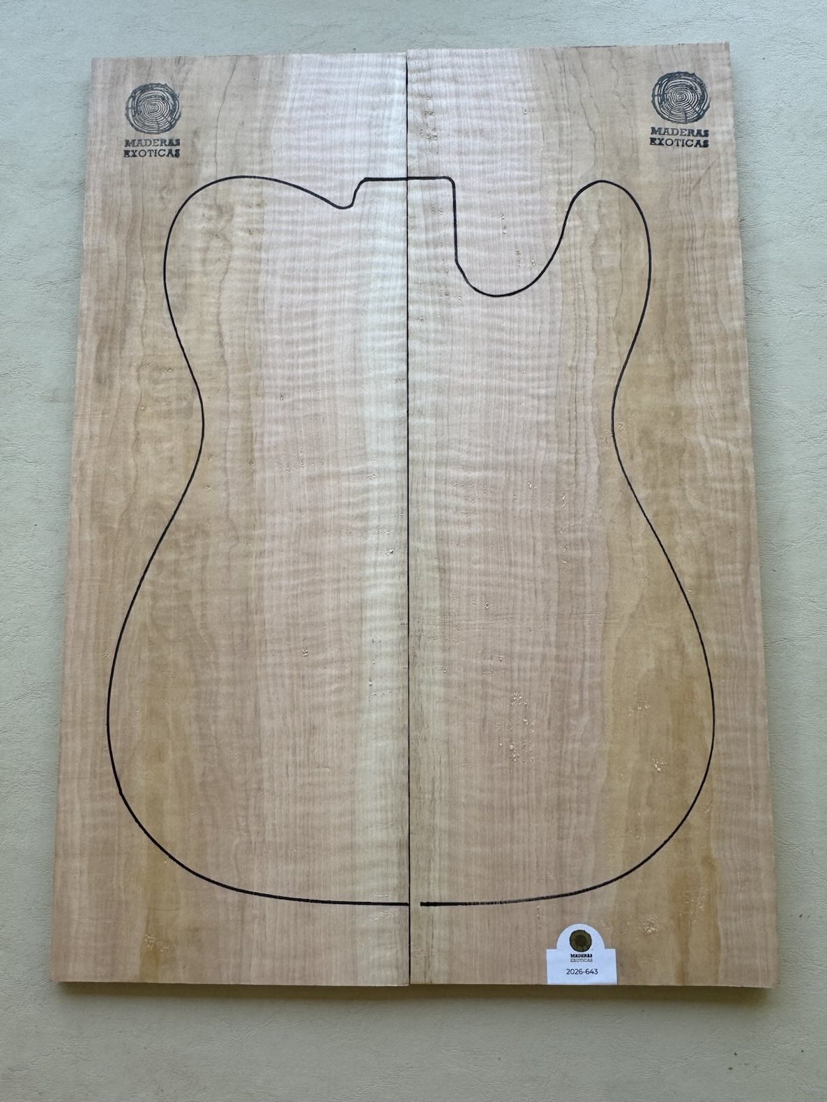 🪵 Drop top Lenga flameada para guitarra / bajo (2026-643) 1 🪵 Drop top Lenga flameada para guitarra / bajo (2026-643)