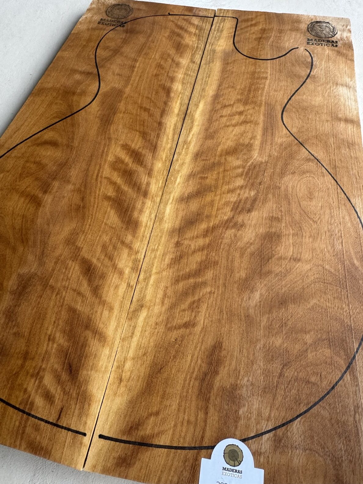 🪵 Carved top Canela flameada para guitarra (2026-666) 3 🪵 Carved top Canela flameada para guitarra (2026-666) - Imagen 3
