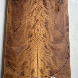 🪵 Carved top Canela flameada para guitarra (2026-667)
